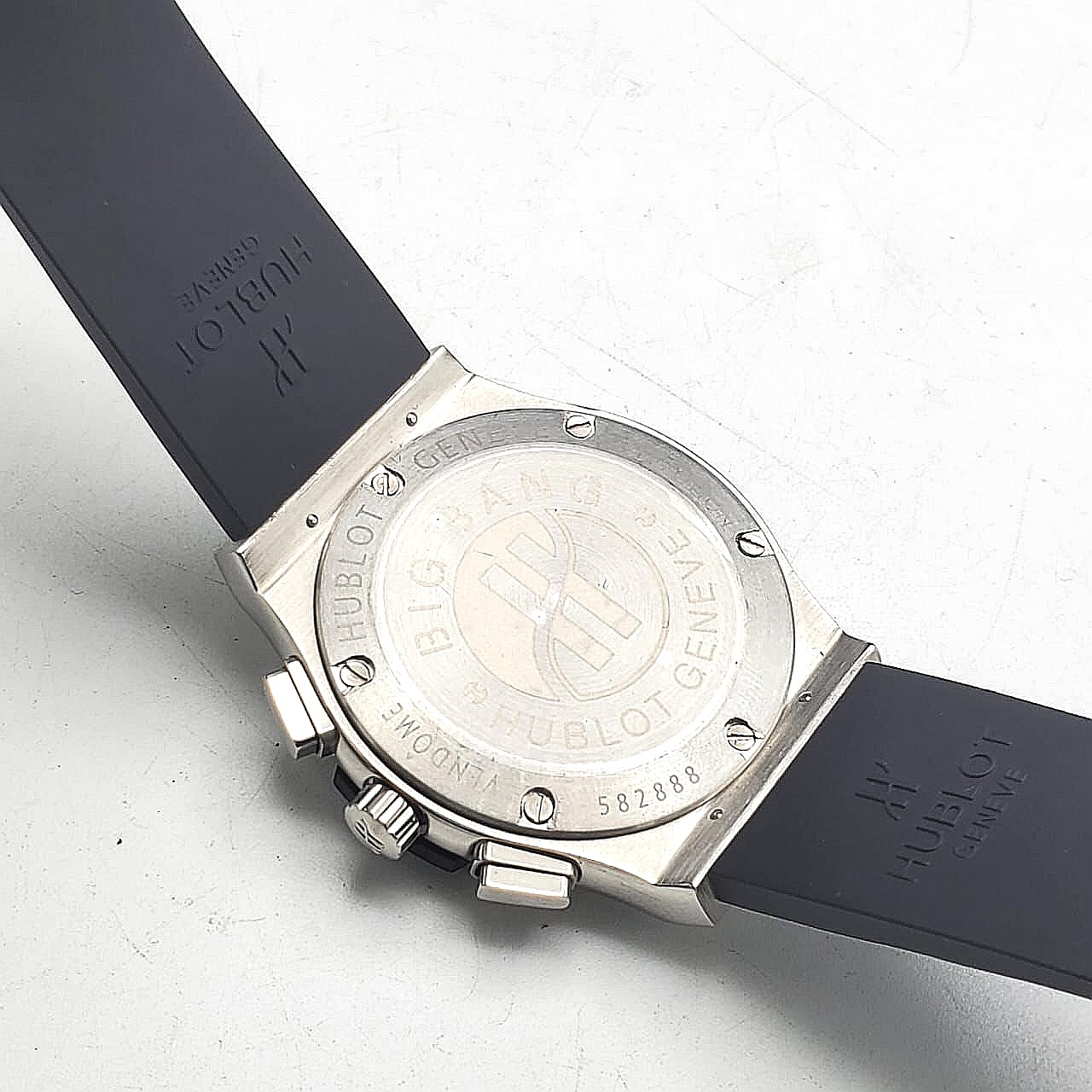 Hublot Classic Fusion Silicone Men's Watch - Image 2